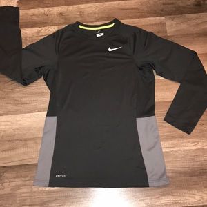 Men’s Long Sleeve Nike Top